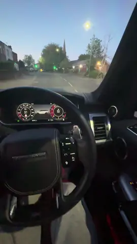Pops & bangs in a Range Rover SVR 🔥 #RangeRoverSVR #SVR #PopsAndBangs #CarTok #POVDrive #Supercharged #V8Sound #UKCars