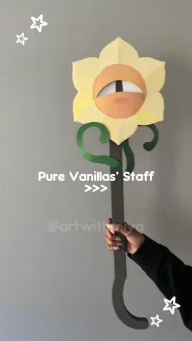 I’m back!!💗 & I made Pure Vanillas’ Staff :D (The full tutorial is on my YouTube channel) #DIY #diycosplay #crk #cookierunkingdom #purevanillacookie #cardboardcrafts #diyideas 