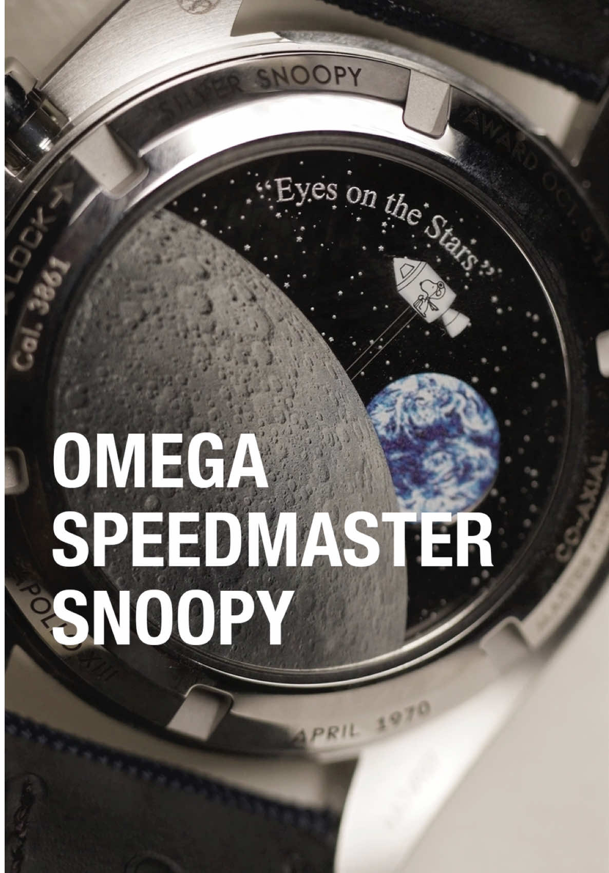 Omega Speedmaster “Silver Snoopy Award” 50th Anniversary (Ref. 310.32.42.50.02.001): ⸻ ✨ Omega Speedmaster Snoopy 50th Anniversary — часы, которые спасли космонавтов Apollo 13 и получили высшую награду NASA. 🔵 Серебристый циферблат, синий безель и анимация Снупи на задней крышке делают их легендой современности. ⏱ Механизм Master Chronometer 3861, ручной завод, 50 ч запаса хода. 👉 Это не просто часы. Это кусочек космической истории на вашем запястье. #часы #omegawatch #rolex #audemarspiguet 
