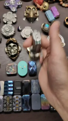 A must-have small toy for entertainment when bored. #fidgetspinner #edc #metal #top #jzedc