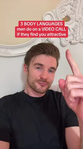 🤫 #bodylanguage #psychology #dating #datingcoach #relationshipcoach 