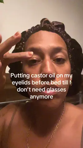 ORGANIC, GLASS BOTTLE, HEXENE FREE and FOOD GRADE IS ESSENTIAL!!! Putting castor oil on my eyelids before bed till I don’t need glasses anymore #healnaturally #healthyself #eyehealth #healyourbody #castoroil 