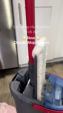 Dirty water and clean water separated 👏🏼 #ocedar #ocedarflatmop #ocedarmop #mop #mopping #moppingfloors #cleaningtiktok #CleanTok #tiktokshopcreatorpicks 