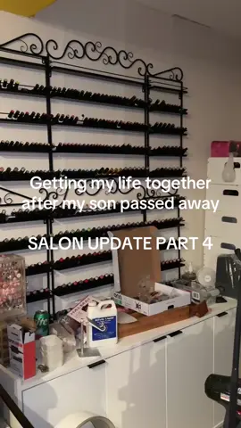 I’m getting my wave of motivation back after a week of doing absolutely nothing 🤣😩 I linked the light very similar to mine under the orange shopping cart 🫶🏽 I would love to take some returning clients for the second half of September, I just want to have my space set up in the most efficient way before I take that on 🥰 Also working on virtual courses!! Follow to continue following my journey 🩷 #nailtech #nailtok #childloss #baltimorenails #dmvnailtech 