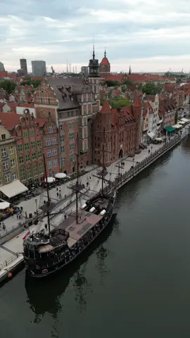 Gdańsk stole my heart! From colorful streets to the Baltic vibes: this Polish city is a must-visit destination. 🌊🏰✨ #gdansk #poland🇵🇱 #polska #citytrip #travel 