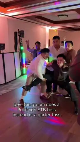 This is a lot cooler than the normal garter toss!!😳😳 🎥: @guerlainxg  #wedding #garter #pokemon #pokemonwedding #marraige  