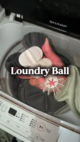 Solusi murah supaya pakaian gak kusut dan mbundel setelah dicuci 😀👌 #loundryball #bolamesincuci #silikonbolamesincuci 