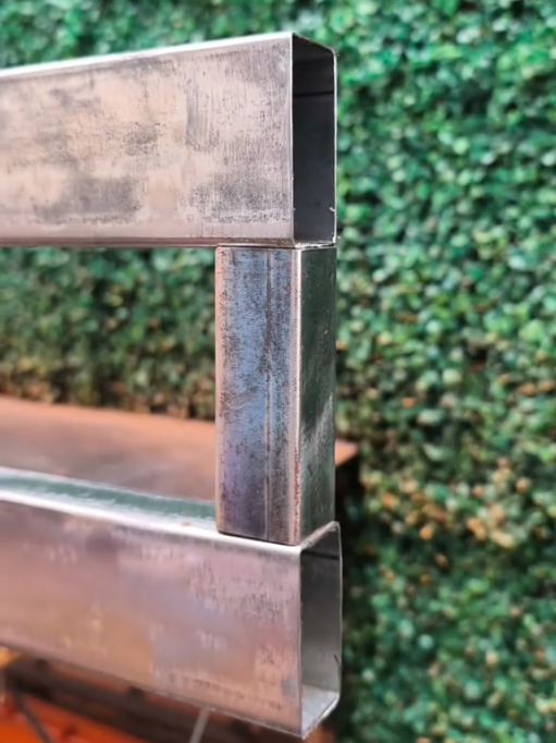 Professional welder skills to work on welding projects. #welding #metalwork #fabrication #cuttingskills #tipsandtricks 