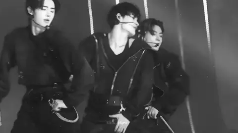 when did u get hot?  #ni_ki #enhypen_ni_ki #enhypen #nishimurariki #nishimurarikiedit #ni_kiedit #rikiedit #enhypenedit #engene 