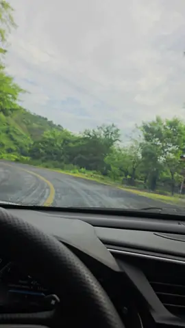 viajando por la libre y todo libre, la calma de un hombre manejar y con la musica qué te gusta  #hondacivic #carretera #viaje #lluvia #solo 