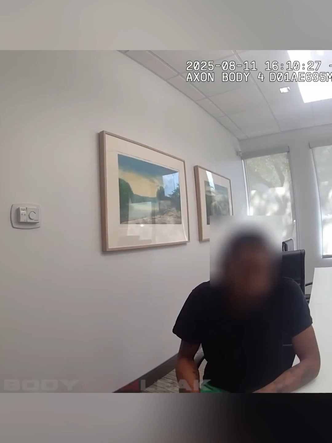 Bank Teller Tricks Fraudulent Check Scammer into Waiting For Police D-3