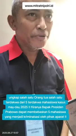 *Eksepsi Tim Hukum Suara Aksi Mahasiswa Terdakwa Kasus Aksi May Day 2025 Ditolak Majelis Hakim Dalam Persidangan Putusan Sela Di Pengadilan Negeri Semarang* Persidangan terhadap 5 mahasiswa terdakwa kasus Aksi May Day 2025 Kota Semarang di Pengadilan Negeri Semarang kembali digelar pada hari Rabu (27/8/2025) dengan agenda Putusan Sela.  Persidangan ini dilanjutkan setelah mendengar tanggapan dari Jaksa Penuntut Umum (JPU) terhadap eksepsi yang diajukan oleh penasehat hukum terdakwa pada hari Senin (25/8/2025). Majelis Hakim Rudy Ruswoyo, S.H., M.H., Sri Ari Astuti, S.H., M.H., Setyo Yoga Siswantoro, S.H., M.H., membacakan putusan sela yang menolak semua eksepsi yang diajukan oleh penasehat hukum terdakwa.  Dengan demikian, persidangan akan dilanjutkan pada hari Kamis (4/9/2025) dengan agenda pembuktian.  Jaksa Penuntut Umum akan  menghadirkan saksi-saksi dan juga dari Penasehat Hukum terdakwa.  Pemantauan media, mahasiswa hadir memberikan dukungan terhadap 5 mahasiswa terdakwa kasus Aksi May Day 2025 (27/8/2025).  Perwakilan mahasiswa yang turut hadir dalam persidangan menyayangkan putusan sela yang dibacakan oleh majelis hakim.  