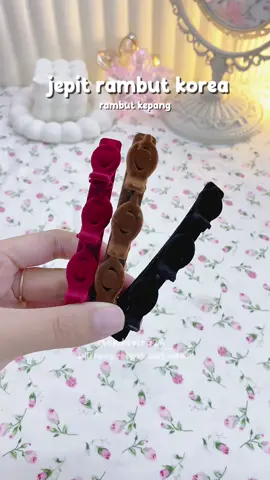yuk kepang rambut jadi lebih mudah 😻🫶🏻#jepitanrambut #korea #simple #racuntiktok #fyp 