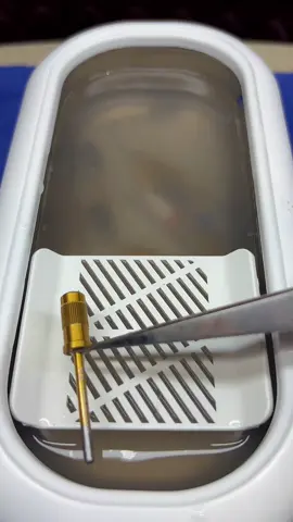 Once your clients see you doing this. 👏🏽💪🏽😍🤑🤑#nailtechs #nailsalon #barbacide #sanitation 