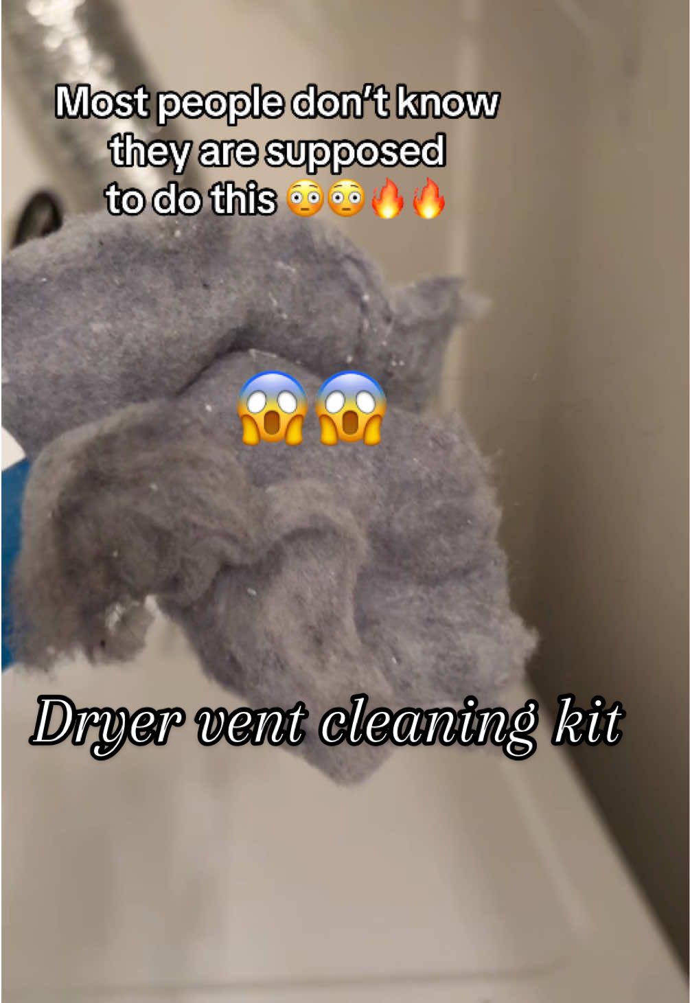 Hidden fire hazard ⚠️ 🔥🔥 make sure you are cleaning your dryer vents on a regular #dryerventcleaning #dryerventsafety #dryerventcleanerkit #dryervent #dryerlintvacattachment 