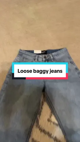 #BaggyJeans #LooseJeans 