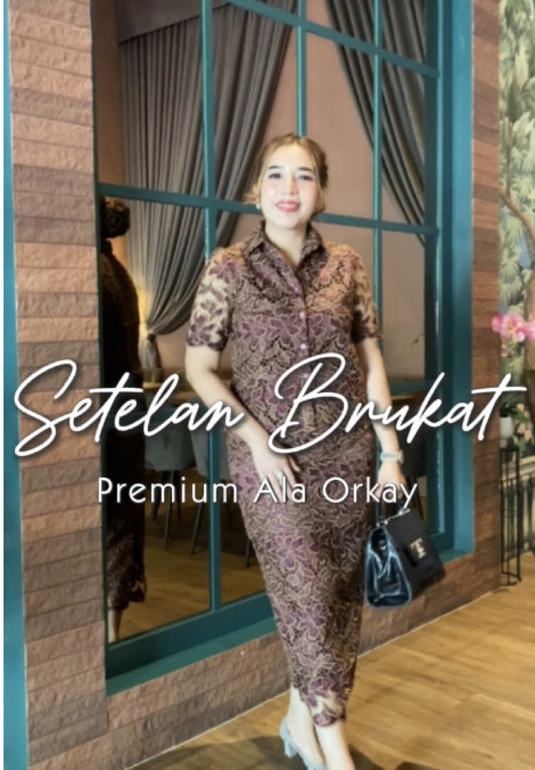 Aura kamu dijamin bakal aur-auran kalau pakai setelan ini ✨ Penasaran ngga sama warnanya yang lain?? #fyp #setelan #brukat #premium #manggis 
