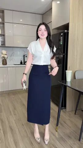 Chân váy midi dáng dài. Tôn dáng chân dài , chất mềm mát nay hời lắm ý  #chanvay  #chanvaycongso #chanvaydai  #chanvayxinh #chanvayxoe  