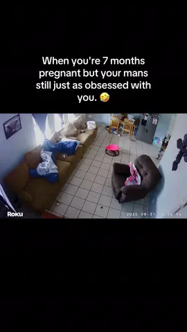 I felt him coming up behind me so I took off running 🤣🤣🤣🤣 #fyp #funny 