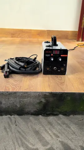 Máy Hàn Biến Tần MIG 250 Hàn Sắt Và Innox Hàn Que 3.2 Trở Xuống Kèm 1 Cuộn Hàn MIG#xuhuong #thinhhanh #dienmaydandung24h 