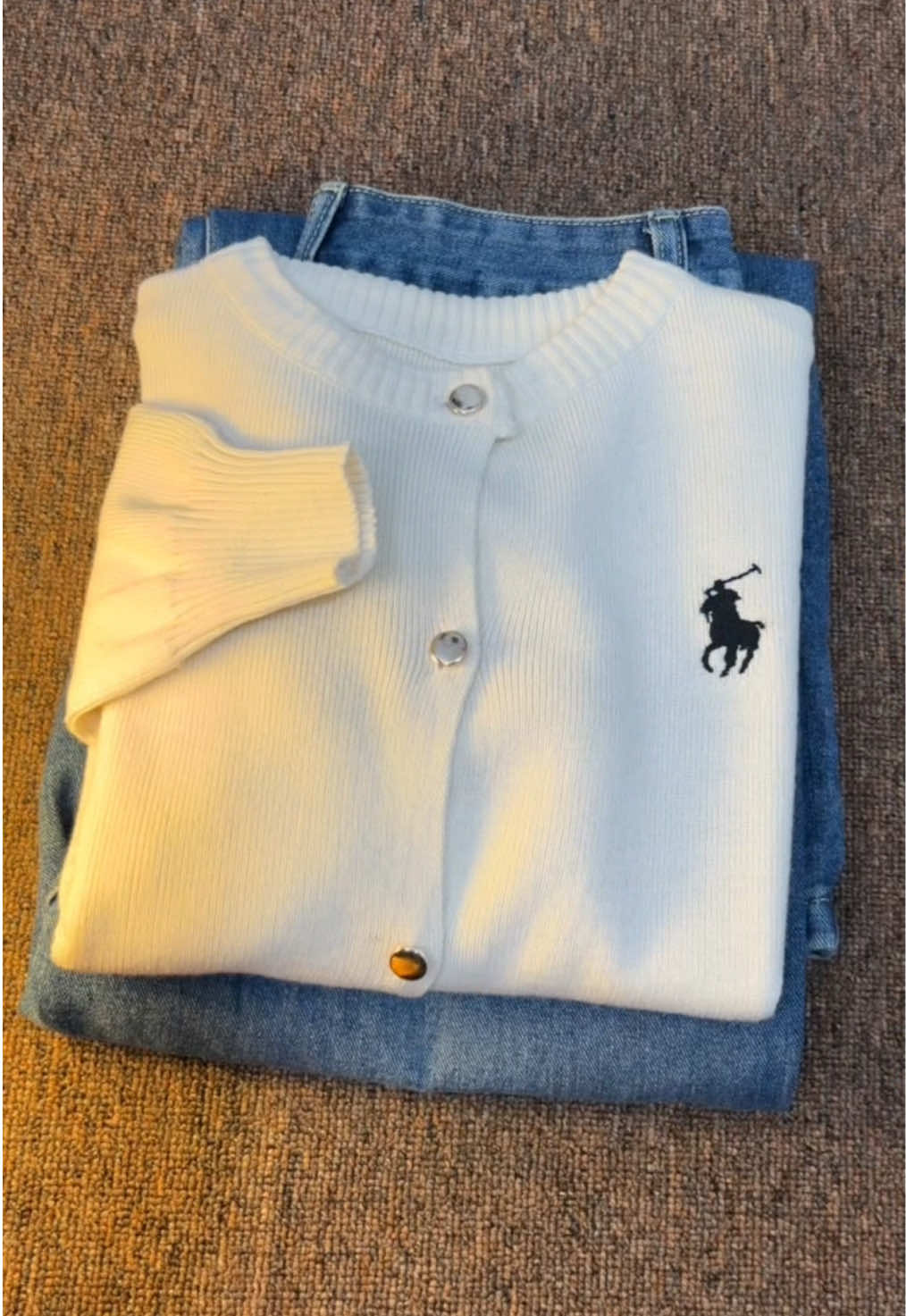 ada logo horse nya ya🫶🏻 #cardi #cardigan #cardiganrajut #cardiganmurah #cardiganoutfit #cardiganwanita #polo #polorajut 
