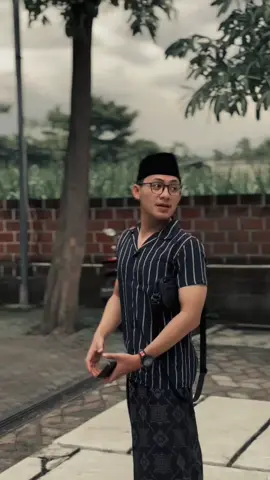 🙏.  .  .  #kediri24jam  #tiktok  #capcut #sarungan