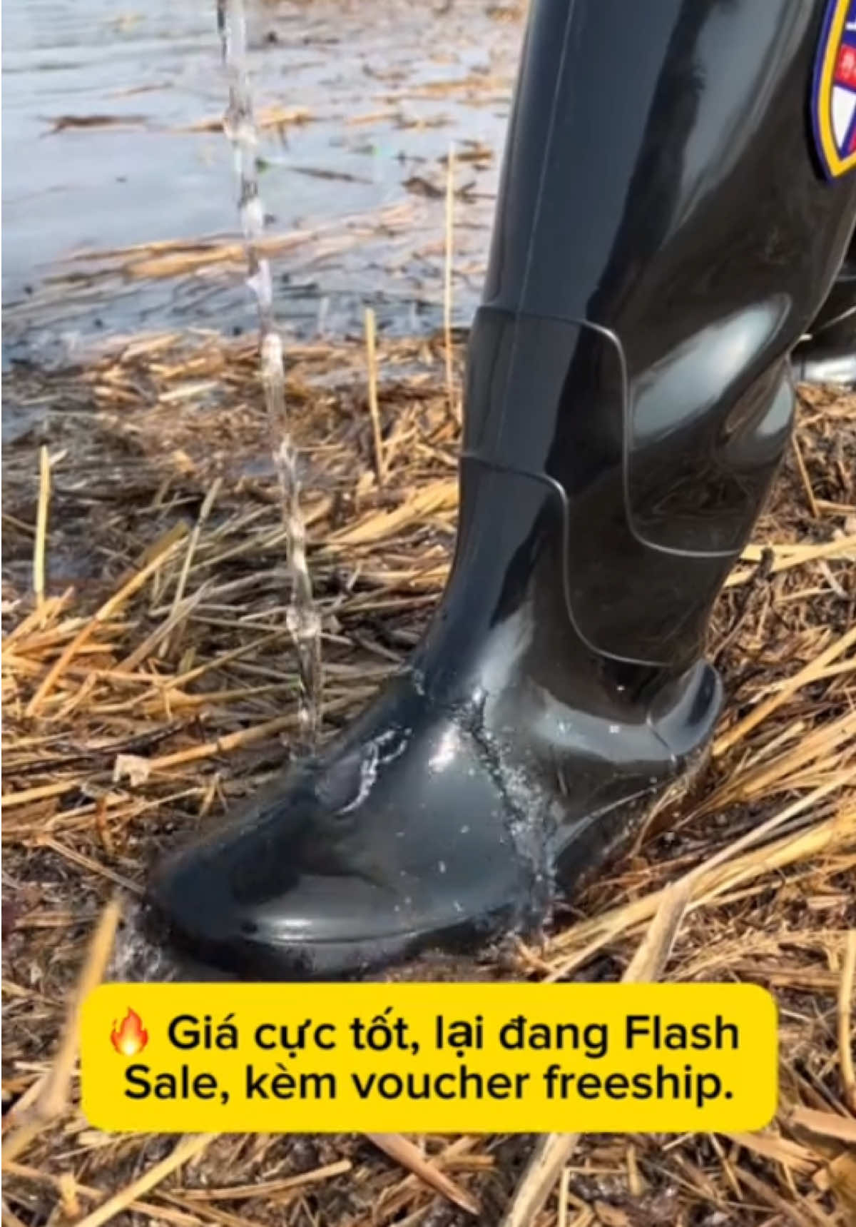 🔰 Ủng đi mưa big size nam – Cao su PVC dày, chống nước, chống trượt cực tốt! 💦 Trời mưa to vẫn đi lại thoải mái – Bảo vệ đôi chân khô ráo, sạch sẽ 👌 #ungdimua #ungcaosunam #ungbigsize #giaydimuachongnuoc 