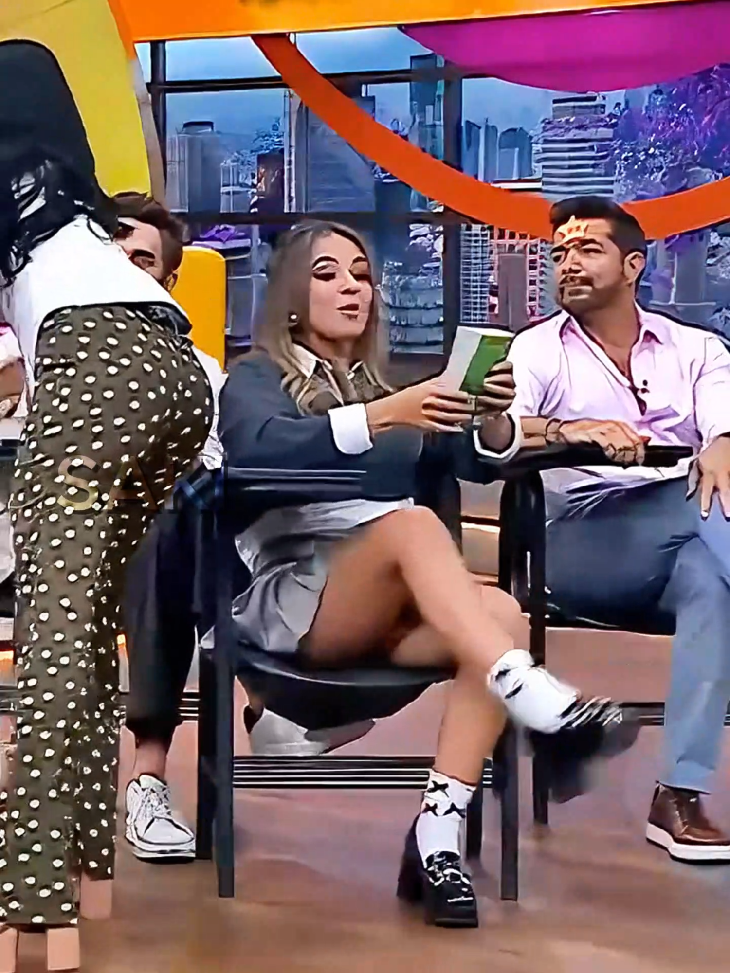 Titi Jaques #titijaques #vengalaalegria #descuido #piernas #cuerpazo