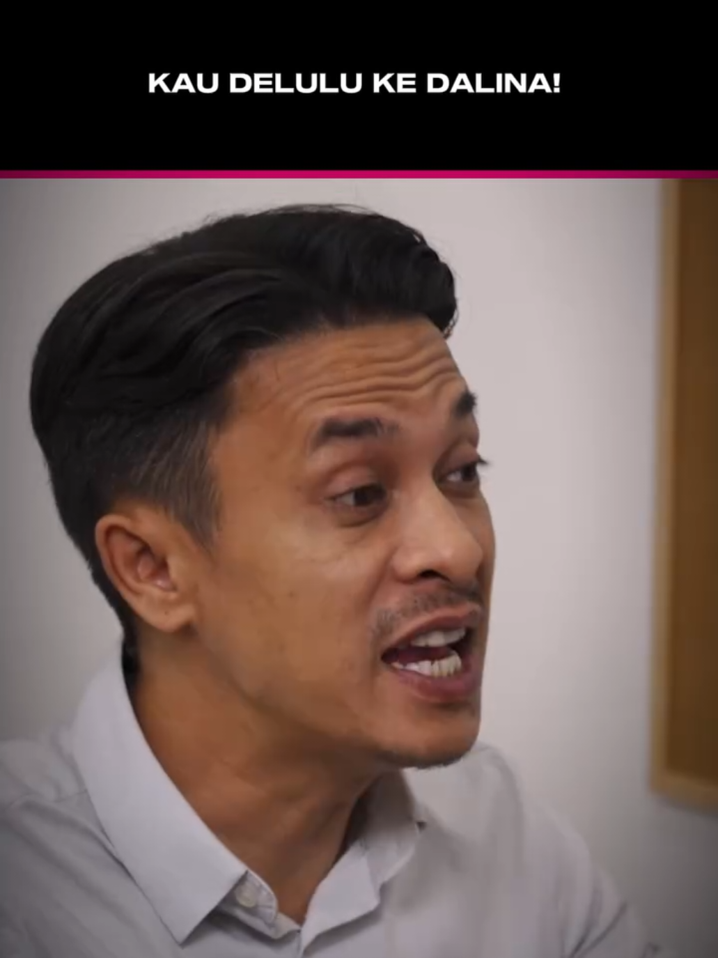 Hensem seyyy..Dr Hakim ada kumis 😍 KREDIT @dramasangat #SetialtuMahal -> Setiap Isnin-Jumaat -> 7.00 Malam Di TV3! Tonton semua episod  PERCUMA dan EKSKLUSIF di app @iqiyimalaysia 8PM Dibintangi : #zahiriladzim sebagai Dr. Hakim Amirullah #annajobling sebagai Dalina Rizwani #redzarosli sebagai Tengku Farid  #ritanadira_ sebagai Dr. Hanis Sofea  Dan ramai lagi!
