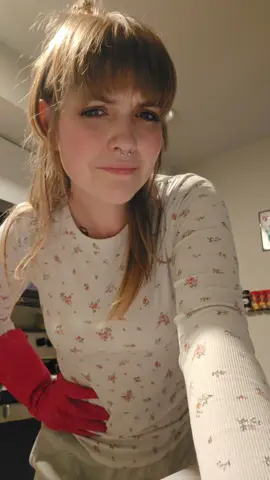 yuk ft. rubber gloves