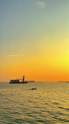 Bangun pagi+☕️+🚬+🌅  #pelautindonesia #storypelaut #masukberanda #fyp 