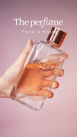 Idyll tuh wanginya estetik banget, paduan floral dan musky bikin vibes kamu jadi kaya cewe-cewe estetik pinterest😍💐 Yuk Checkout biar jadi cewek estetik! #pendorascents #pendorascentsindonesia #parfumdubai #pendorascentsid #idyll 