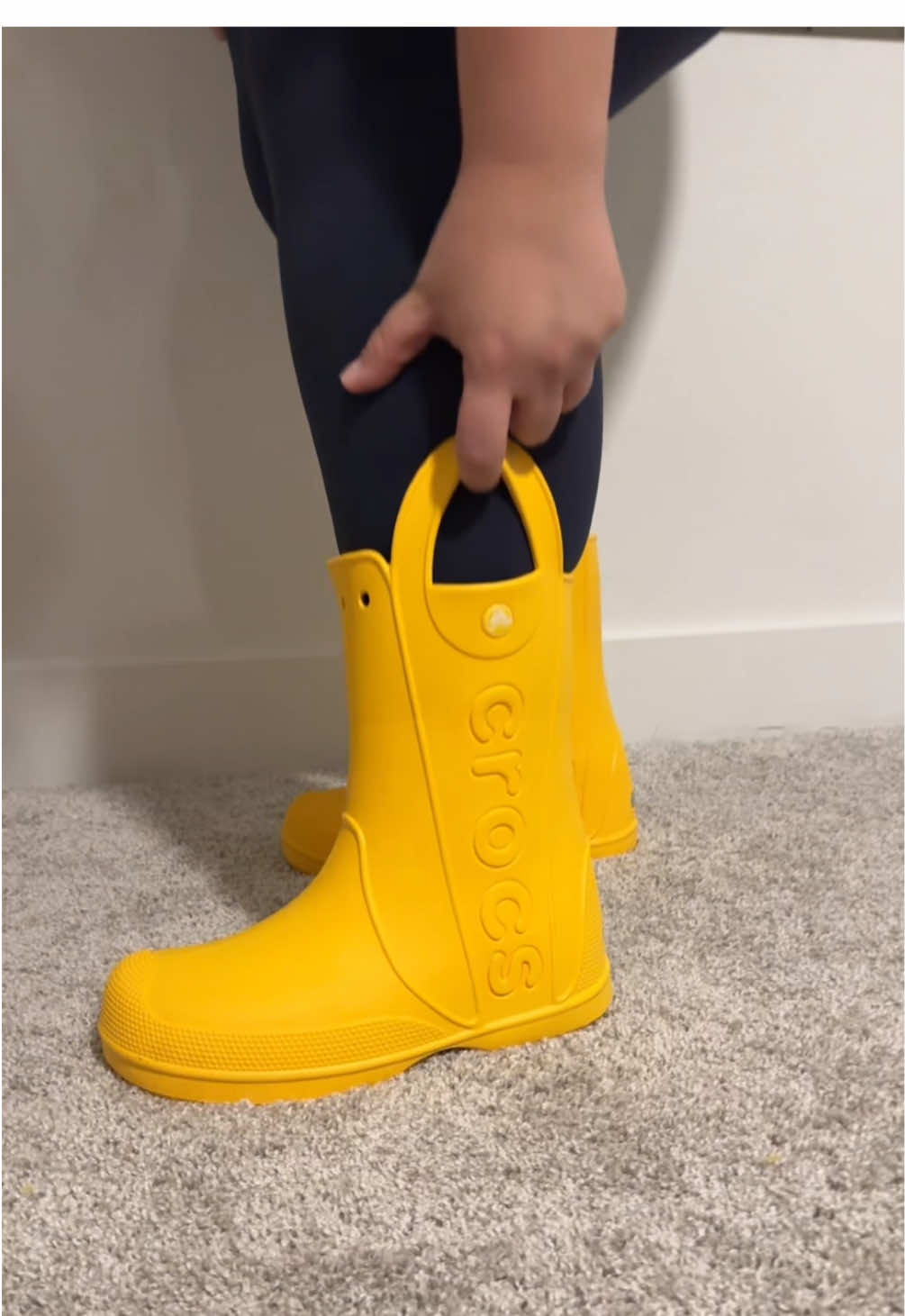 Crocs Handle It Rain Boots #crocsrainboots #rainboots #rainboot #rainbootsfashion #crocs 
