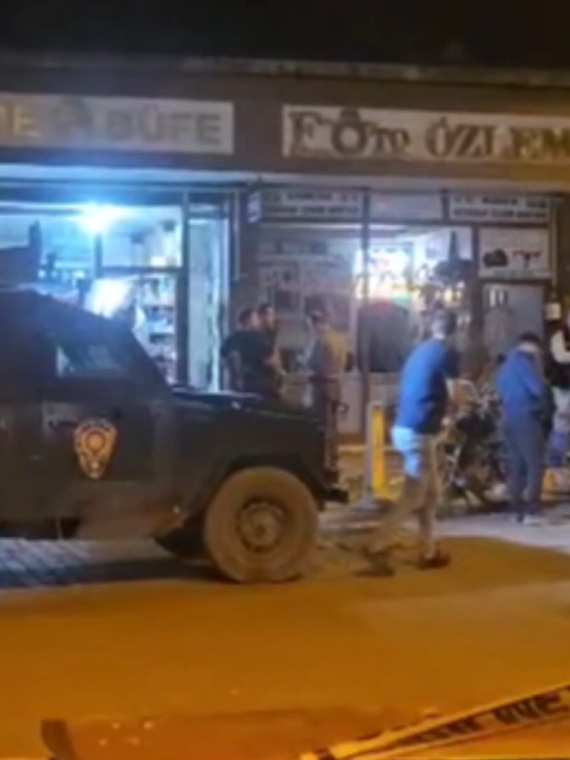 📢 Muş’ta silahlı saldırı! 🔫 Bir iş yerine ateş açıldı. ❌ Halit Taşdemir olay yerinde, ❌ Türkmen Özkan hastanede hayatını kaybetti. 👮 Polis saldırganın peşinde. 👉 Haberin tamamı: asihaber.com.tr #asi #asihaber #MuşTikTok #Bulanık #SonDakikaTikTok
