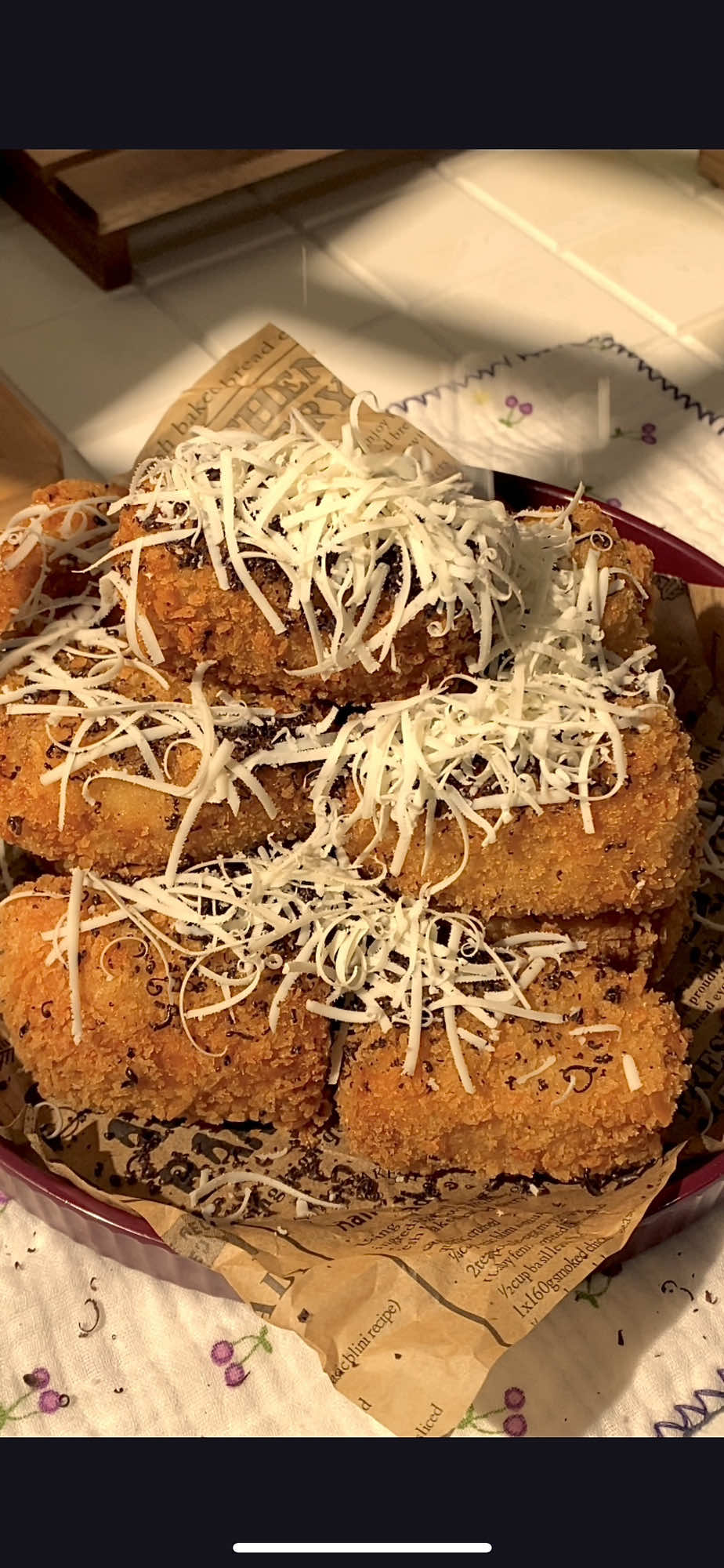 Banana nuggets 🍌💓 Bahan  • 4 buah pisang ( aku pakai pisang kepok )  • 2 sdm gula pasir  • 1 butir telur  • 120gr tepung pisang goreng / terigu  Bahan pencelup • tepung terigu + air  • tepung roti/panir  #cemilan #banana #nuggets #cemilanviral #fypage 