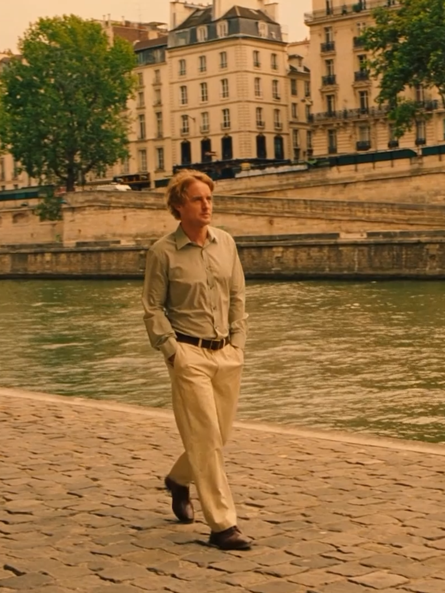 imagine this town in the 20s. paris in the 20s. in the rain. the artists & writers. #midnightinparis #owenwilson #gilpender  i need to visit paris before i die 🦦 verse of the day: 