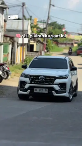 Membalas @dhanirizky99 ver Innova X fortuner 🤩🚀💨 ••• ••• ••• #dutadiesel_id #mobilimpian #innovadiesel #fortuner #cumidaratdiesel 
