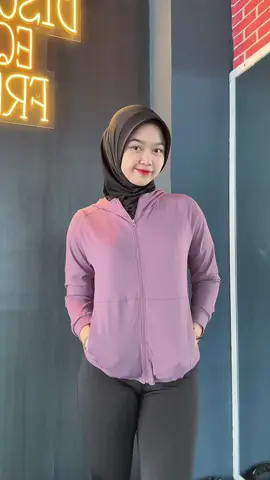 Ootd gym simple by @KKTOP.OFFICIAL #olahraga #ootdolahraga #OOTD #ootdhijab 
