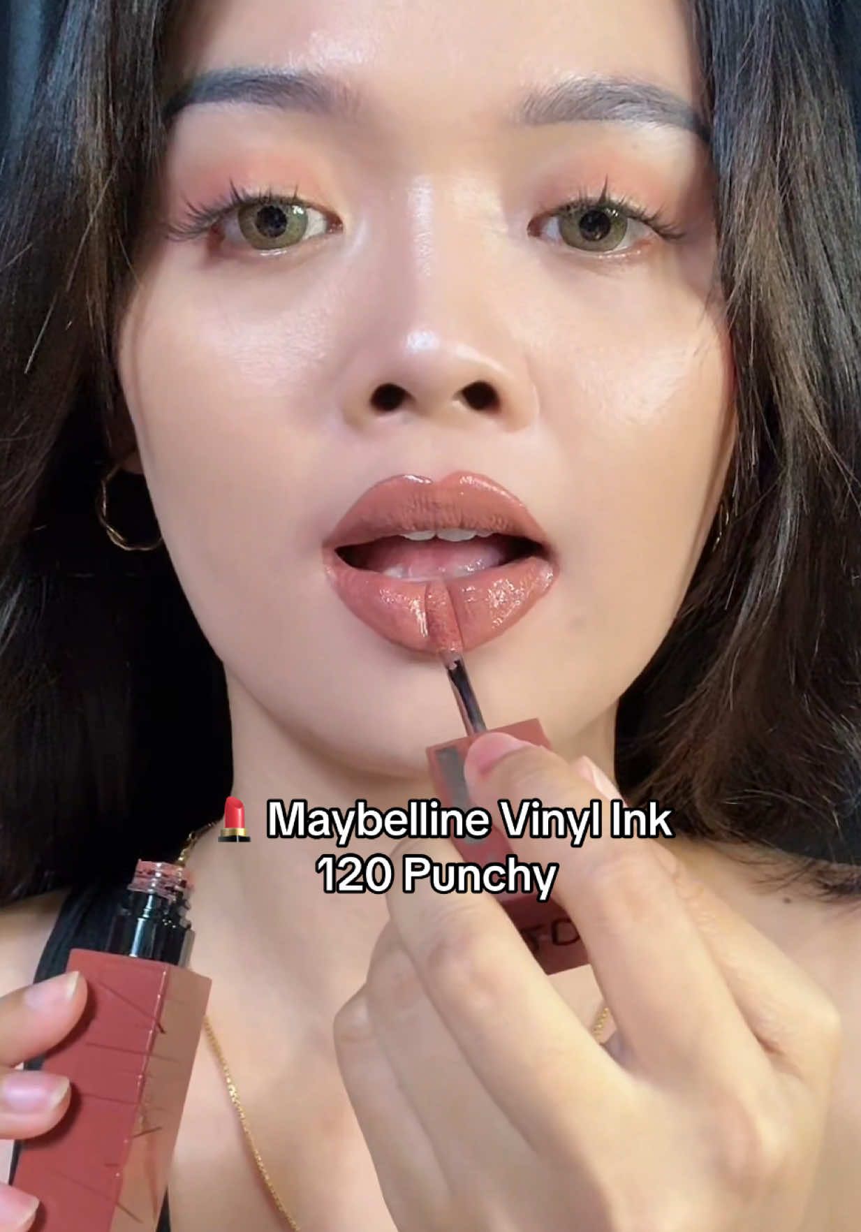 Pecinta nude coklat cobain shade 120 Punchy Vinyl Ink @Maybelline Indonesia  . . . #cumamatteinkyangbisa #wearemaybelline #maybellinesuperstay #vinyl #maybelline120punchy 