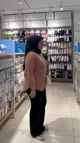 hari ini libur dulu beberes dan masak² nya , lagi kurang fit huhu , cuaca lagi kurang stabil sehat² kita ya temen² semuanya 🫶🏼☺️@dispill vinaaa 