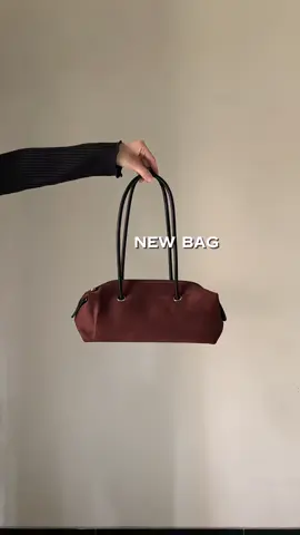 Tas baru aku cantik kannn perpaduan warna langka!👀🤎  #tas #shoulderbag #brownbag 