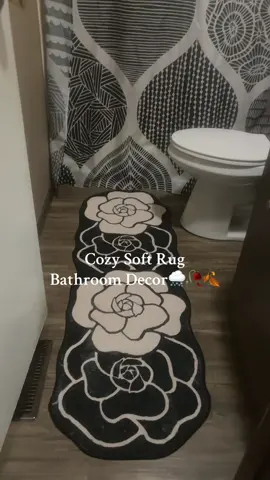 Love this carpet makes it so homey comfy🍂#fyp #decor #bathroom #decoration #parati 