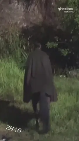 Kelakuan si blacky ini random banget ya, serandom bossnya 🤭 Muter-muter, mundur sambil makan ngunyah rumput ngak ada diemnya 🤣🤣🤣 #williamchanwaiting #陈伟霆  #chanwaiting #williamchan  #themysticnine2 