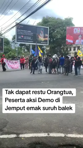 Kejadian demo hari ini, semangat emak-emak. #demo #jambi #jambipride #jambiviral #emakemak #fyp 