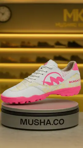 Sepatu baru siapa nih?  Biar makin keren di lapangan, jawabannya cuma MUHSA.CO  Ringan, nyaman, & bikin lari makin gesit Warna ngejreng, auto jadi pusat perhatian Desain premium, cocok buat lo yang ga mau kalah gaya Saatnya buktiin kalau gaya & performa bisa jalan bareng! Gasken! Sepatu lo, rules lo! #MUHSACO #MusangKingStyle