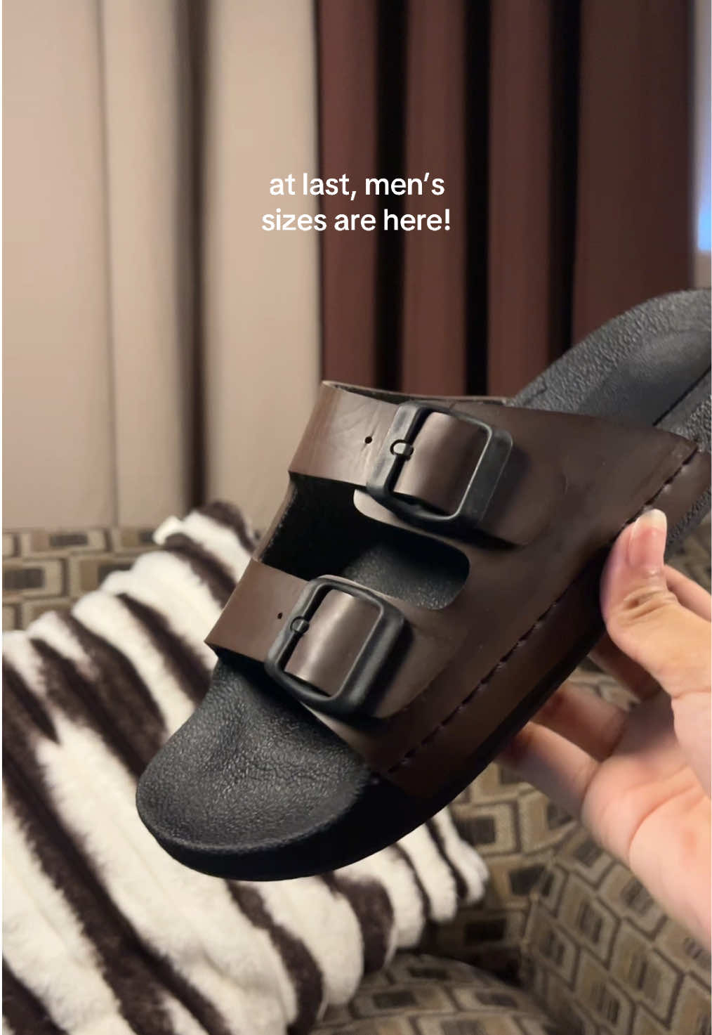 GANDA NG CHOCO!! 🤩🤩🤩🤩  #marikinamade #leatherslippers #slippersforwomen #slippersformen 