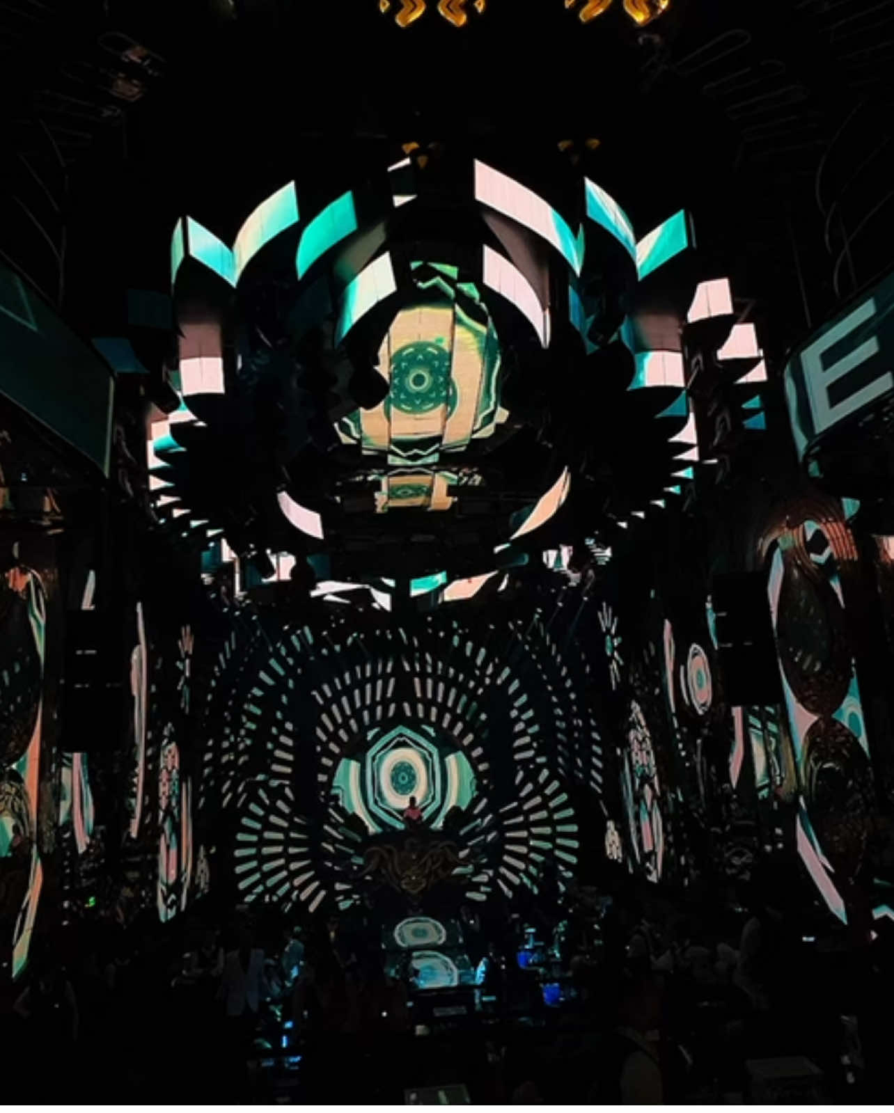 Chính Anh Đã Không Biết Cách, Không Biết Cách Yêu Em🥹#抖音热歌推荐🔥 #chinatiktok #thinhhanhtiktok #xuhuongtiktok #中文热门短剧 