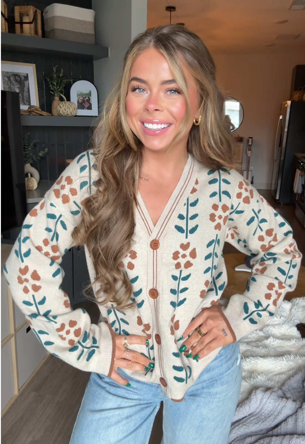 this sweater >>> 🤩🍂🧡 #fyp #fall #OOTD #fallfashion #fitcheck 