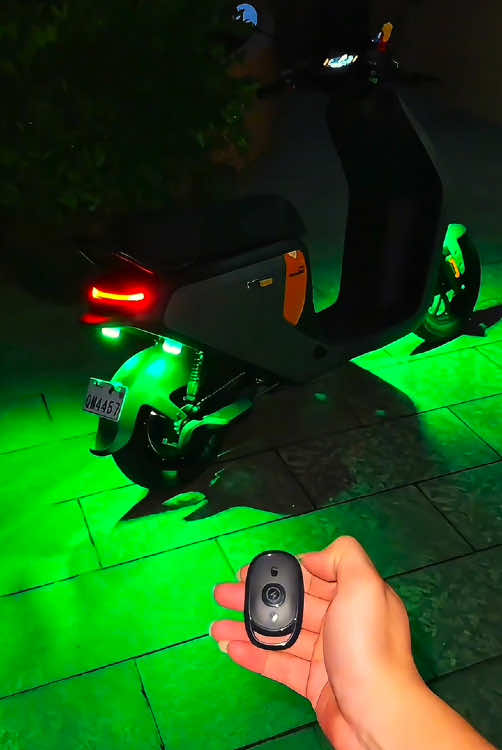 Lampu pesawat yang bisa dipasang di motor! 🛩️🔥 Bikin night ride jadi epic! #lampumotor #nightride #aksesorimotor#tiktokindonesia#fyp