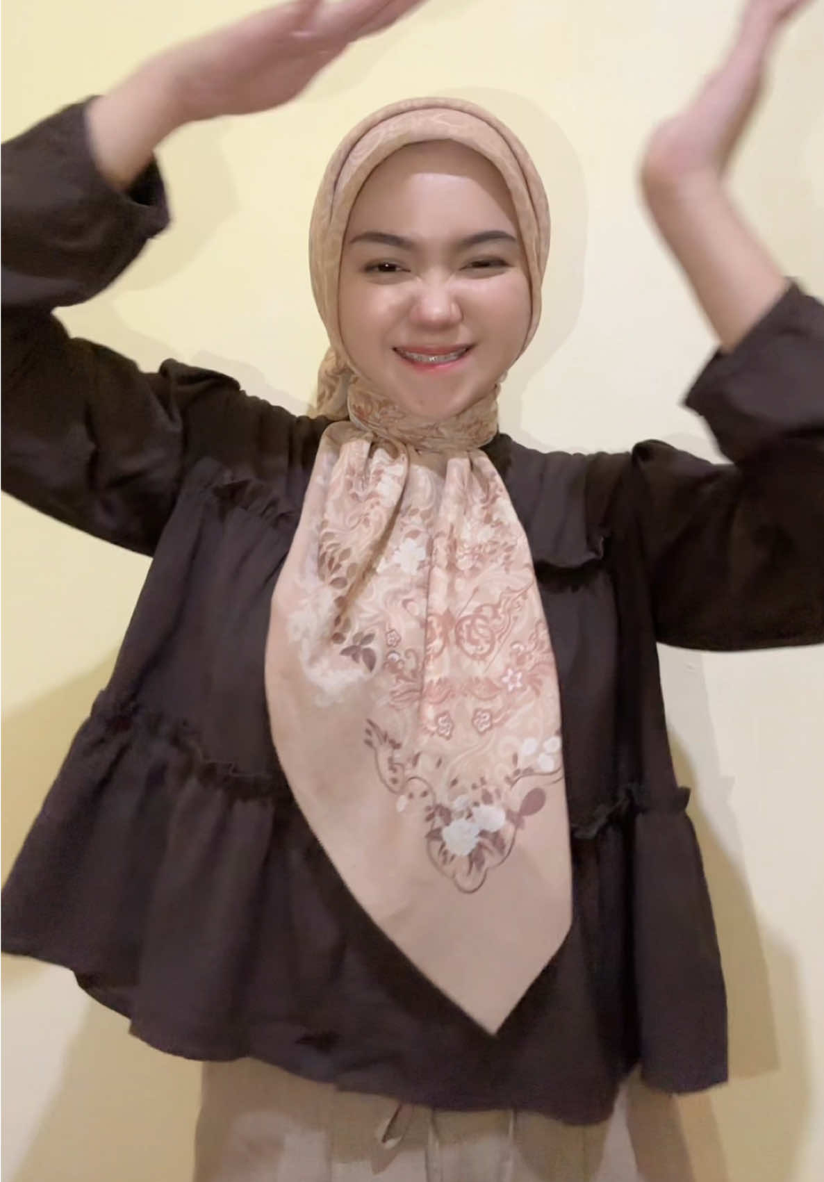 Blousenya dikeranjang kuning yaa guys✨